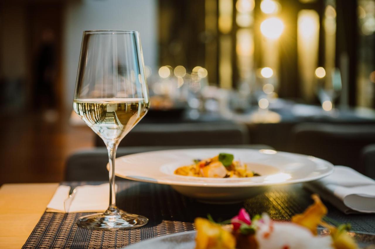 Hotel Privo Targu Mures Luaran gambar
